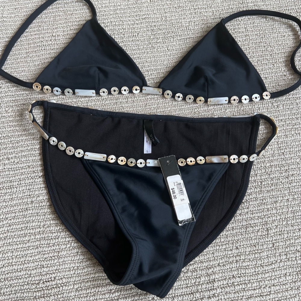 VIX Paula Hermanny. Black beaded bikini